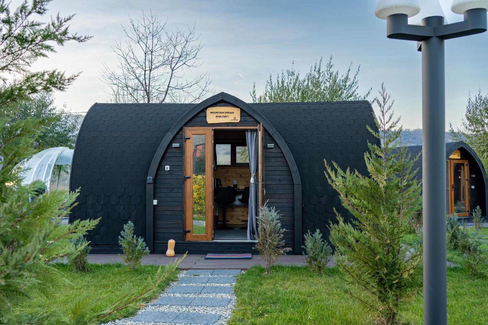 Glamp In Style Pods Resort برانْ المظهر الخارجي الصورة