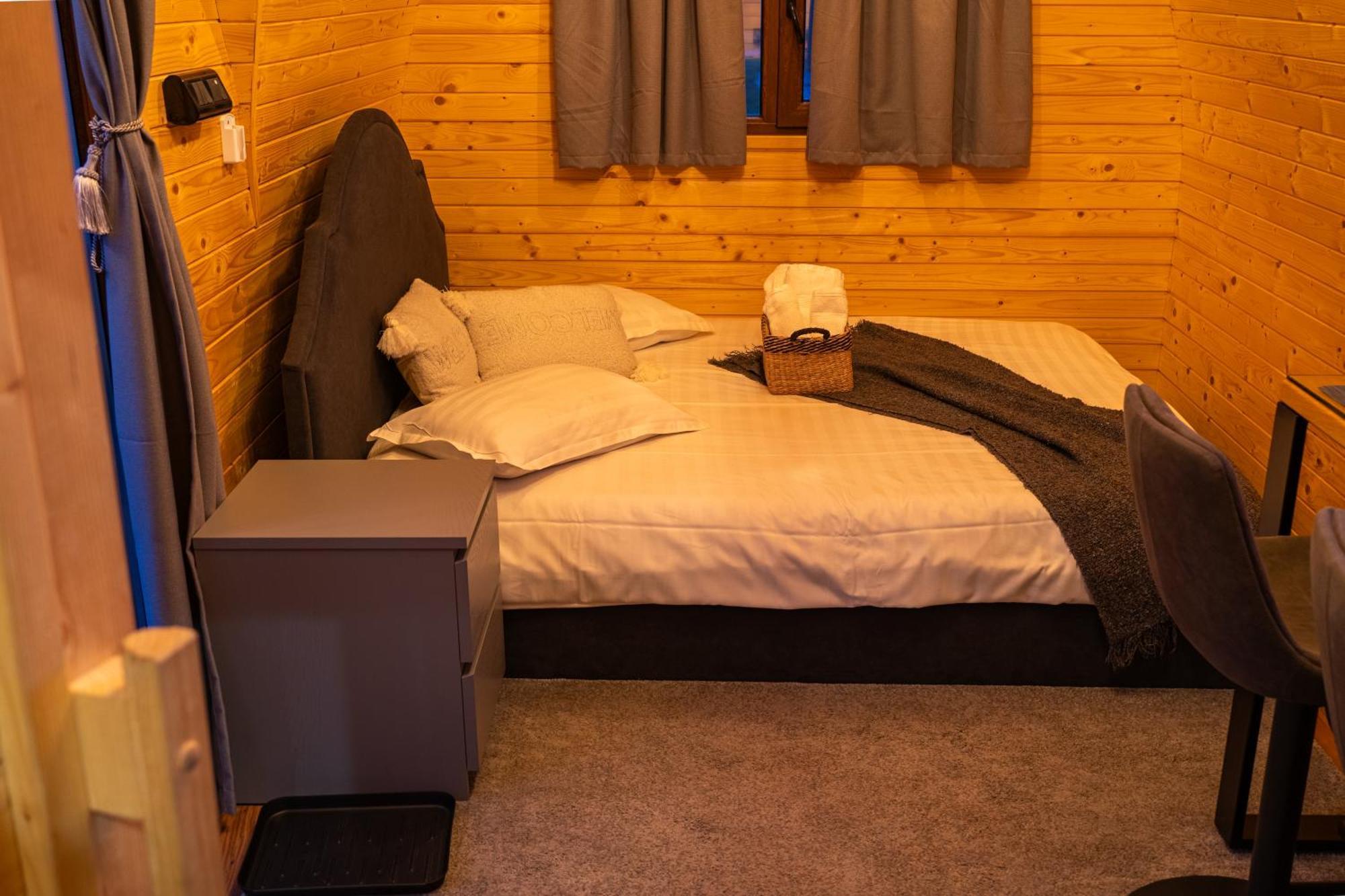Glamp In Style Pods Resort برانْ المظهر الخارجي الصورة