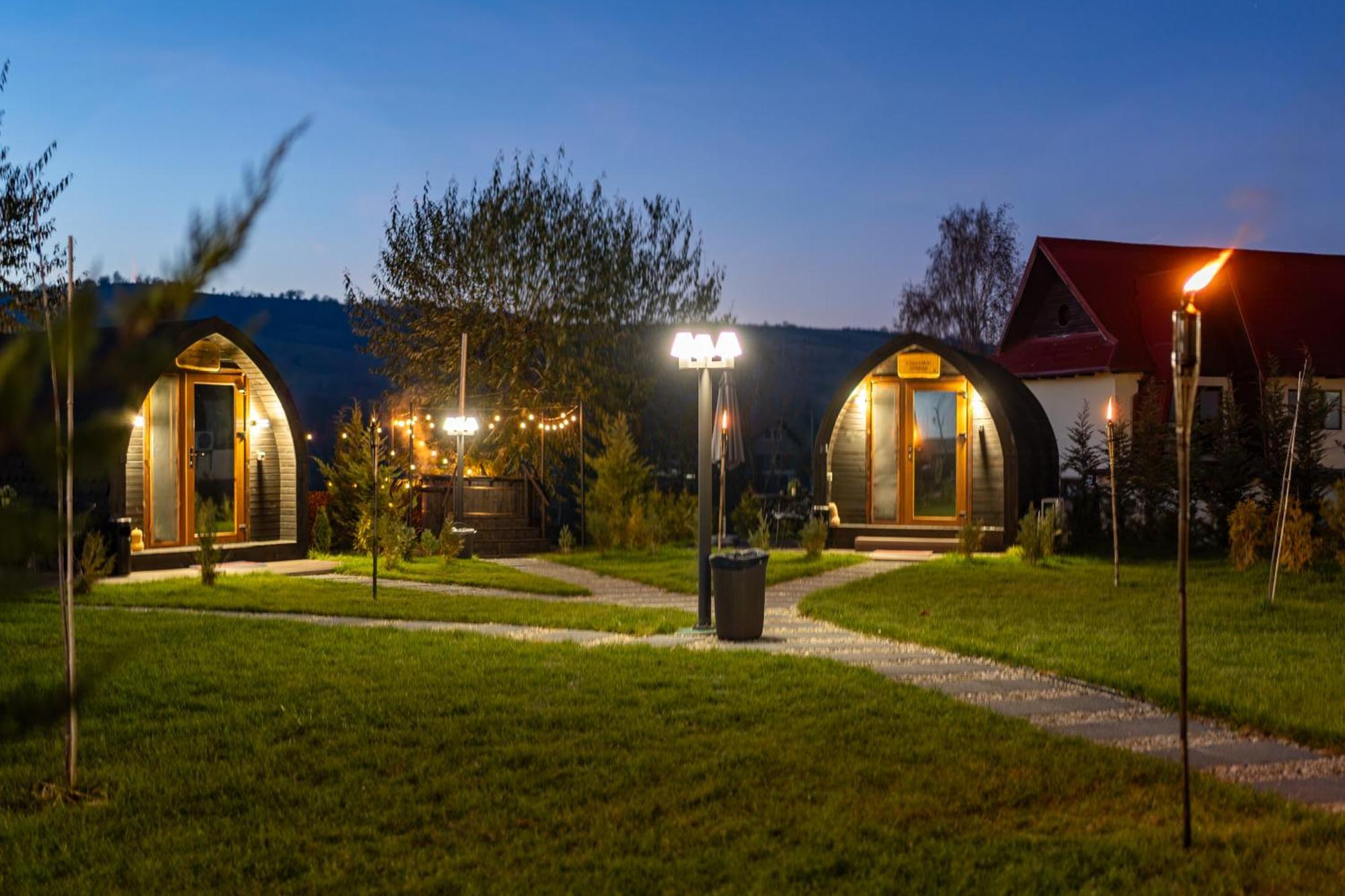 Glamp In Style Pods Resort برانْ المظهر الخارجي الصورة