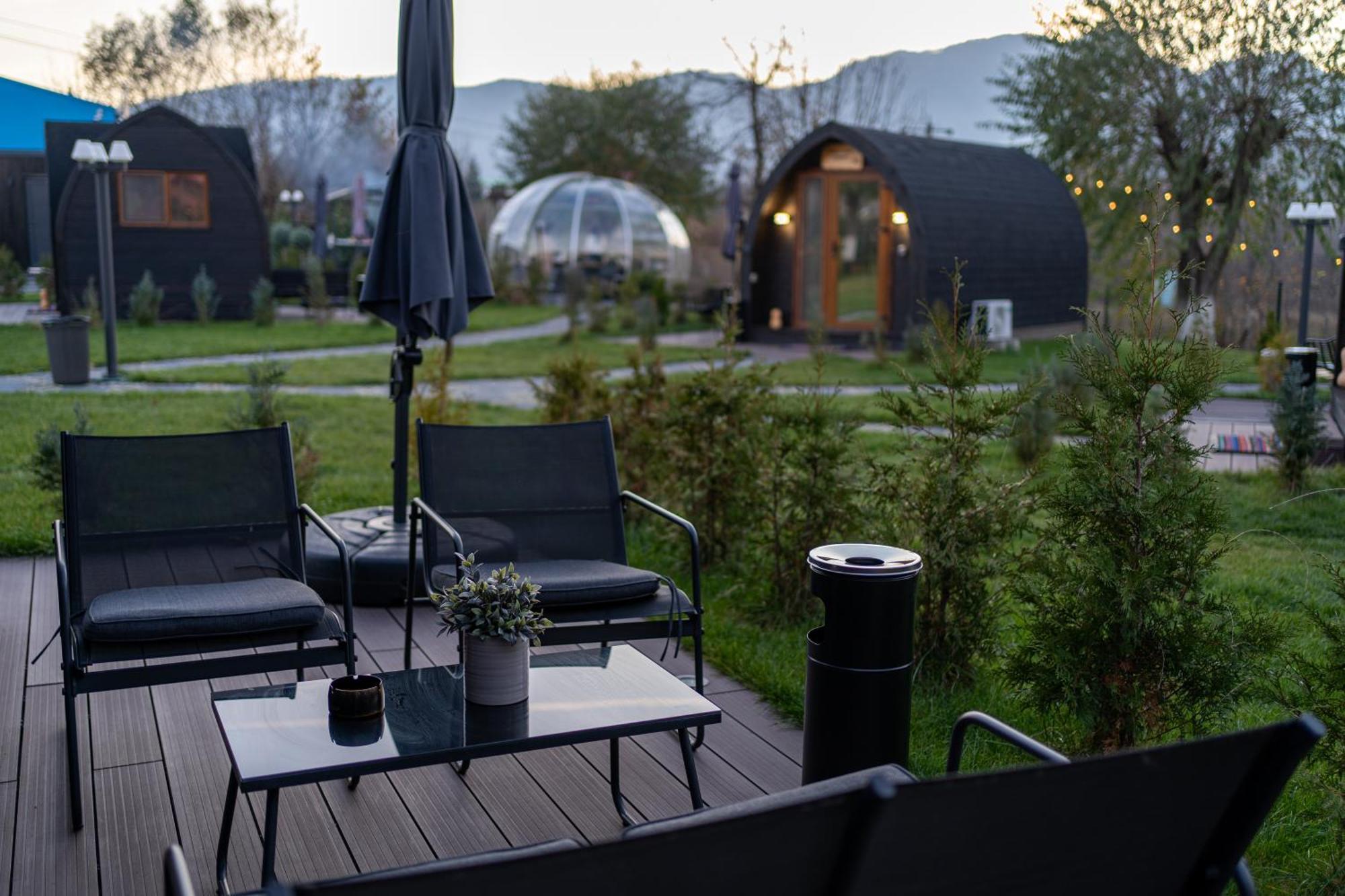 Glamp In Style Pods Resort برانْ المظهر الخارجي الصورة
