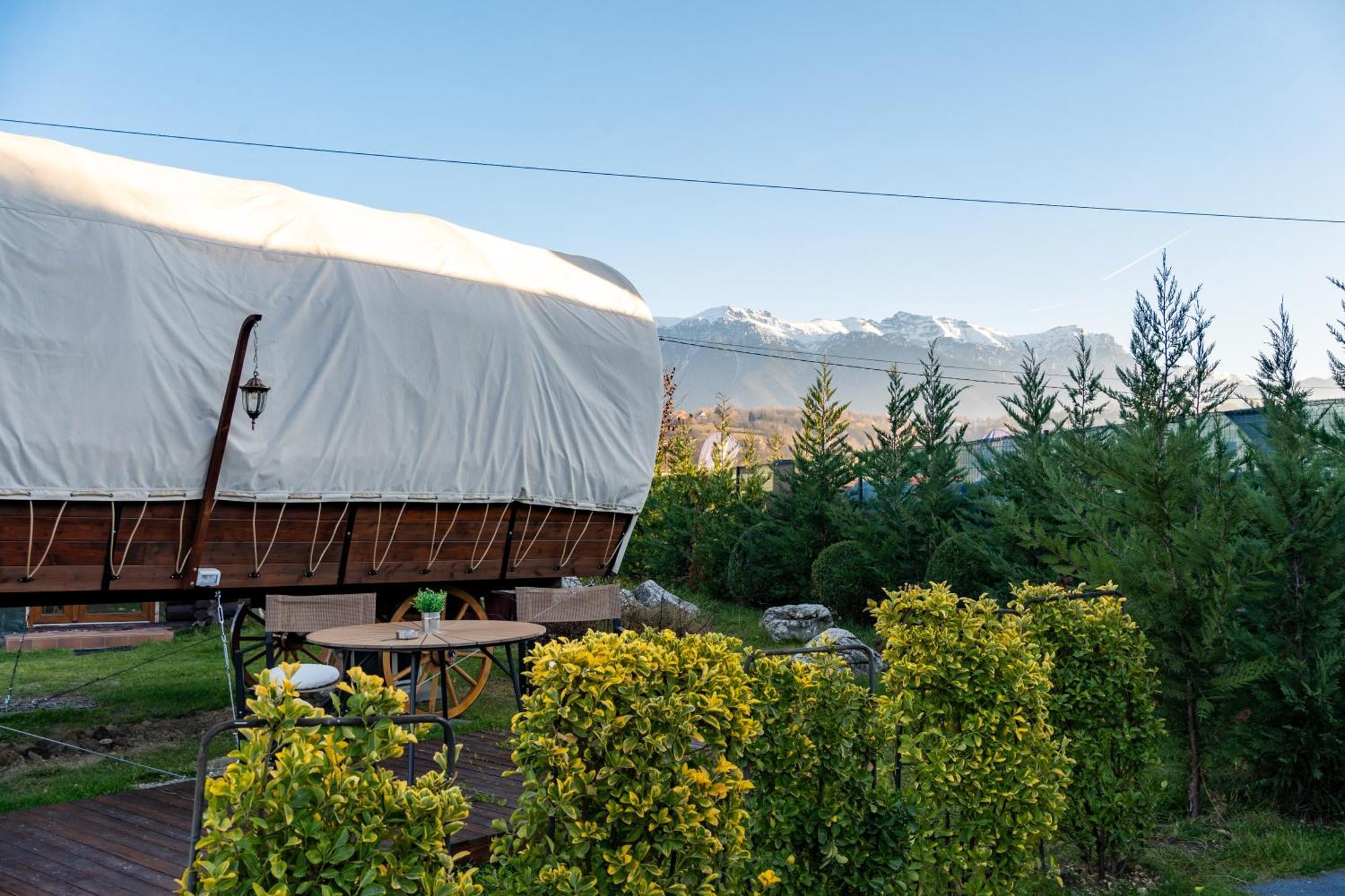 Glamp In Style Pods Resort برانْ المظهر الخارجي الصورة