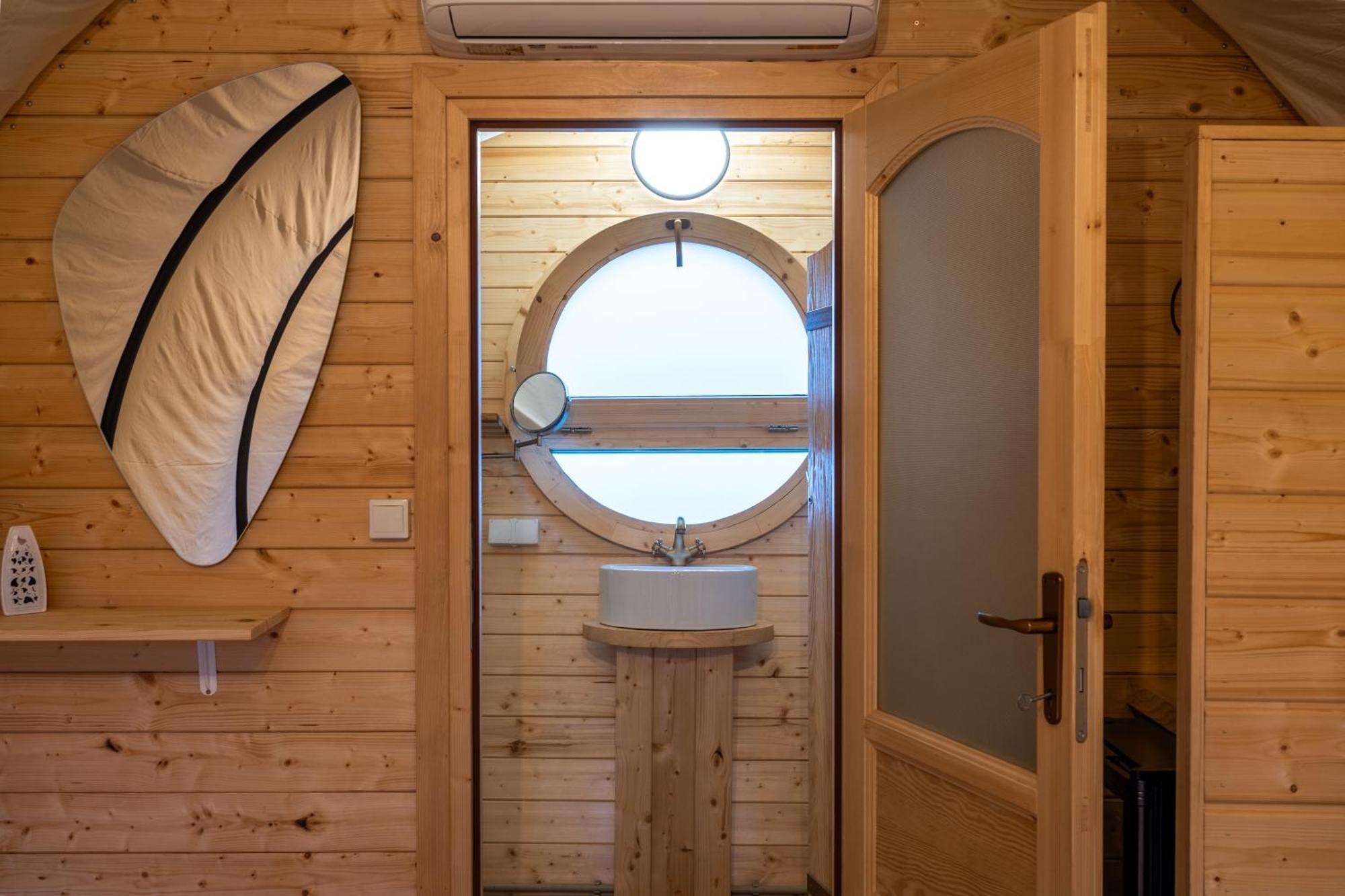 Glamp In Style Pods Resort برانْ المظهر الخارجي الصورة